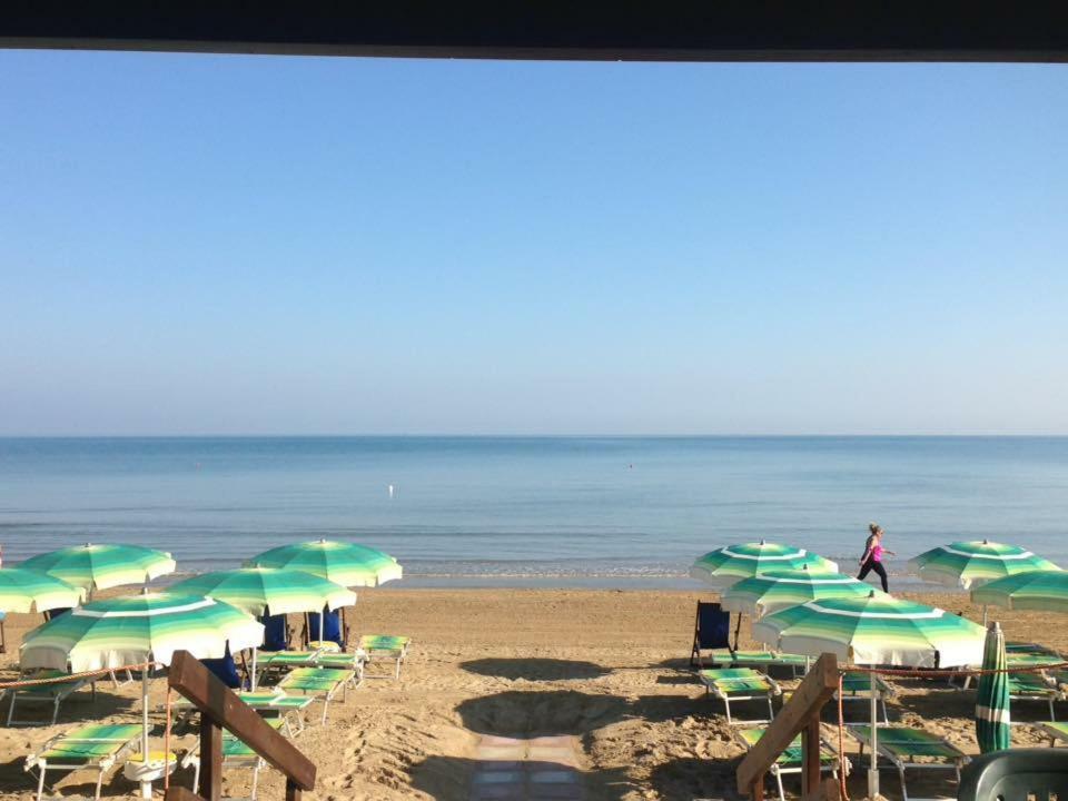Centro Turistico La Perla Del Gargano Hotel โฟเชวาราโน ภายนอก รูปภาพ